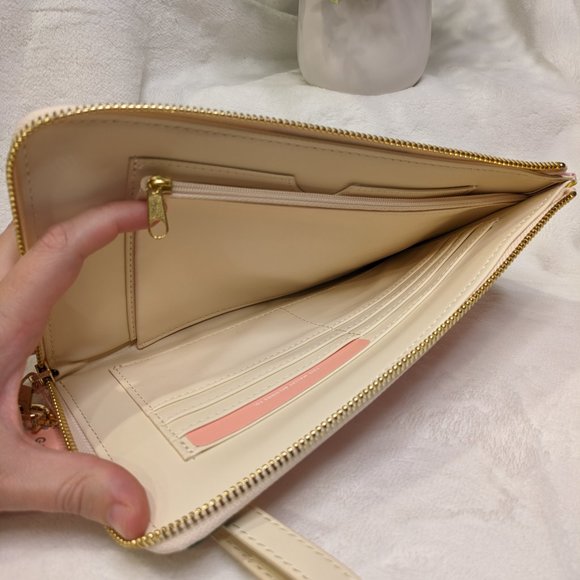 🌸 ban.do Getaway Travel Wallet for Passport, Phone, Boarding Pass Dance Floor - Picture 6 of 12